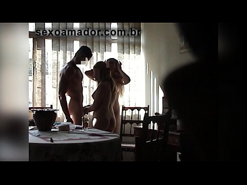 ❤️ Sekss draugi uzaicina milzu vīrieti un sekss trijatā ar viņu Duršanās video pie porno lv.vanalize.ru